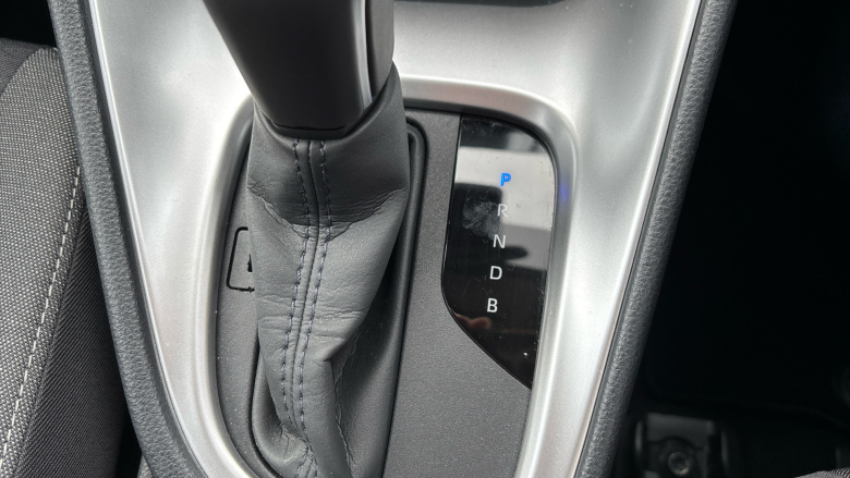 Toyota Yaris 1.5 Hybrid Design 5dr CVT Hybrid Hatchback